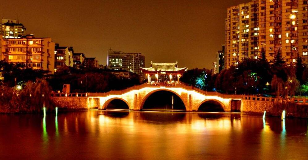 壓力如何影響氣動(dòng)執(zhí)行機(jī)構(gòu)系統(tǒng)的成本以及管理壓力的策略是什么？